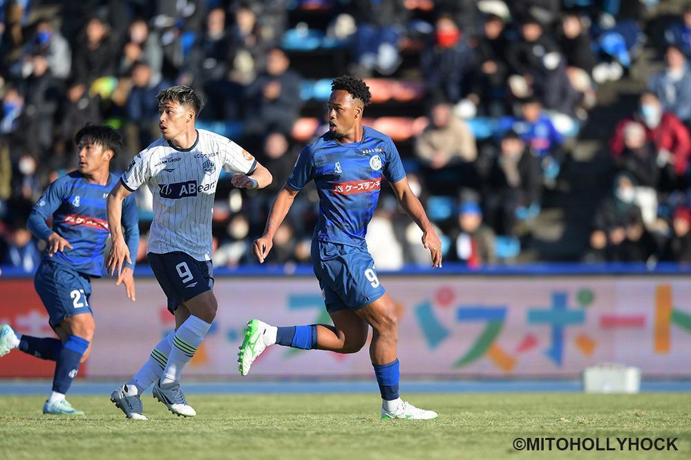 鷹啄トラビス（水戸ホーリーホック）