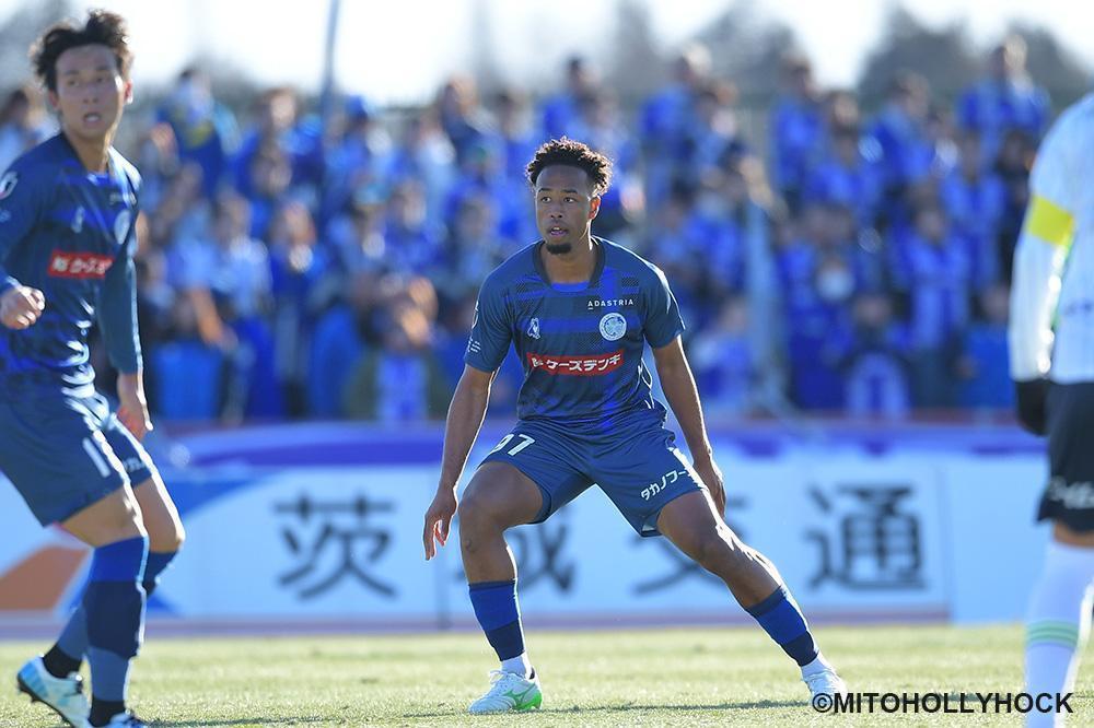 鷹啄トラビス（水戸ホーリーホック）