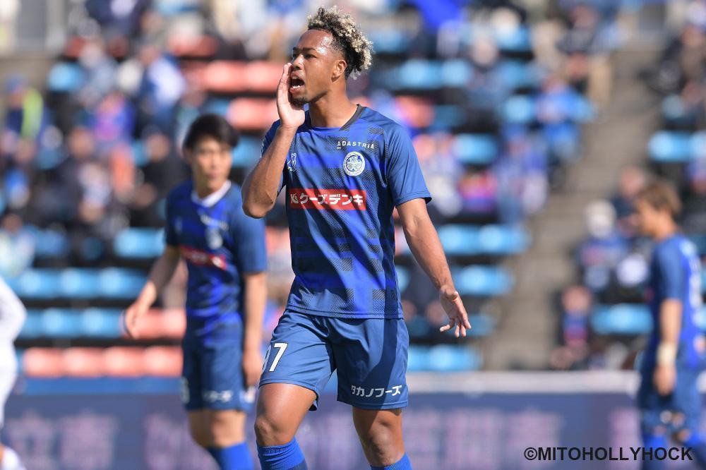 鷹啄トラビス（水戸ホーリーホック）