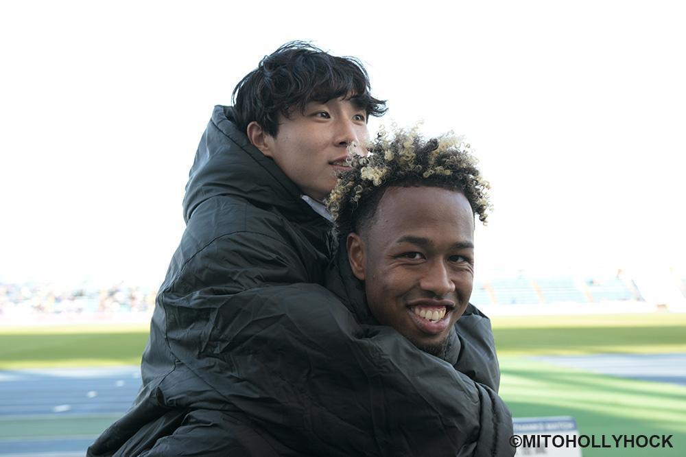 鷹啄トラビス（水戸ホーリーホック）