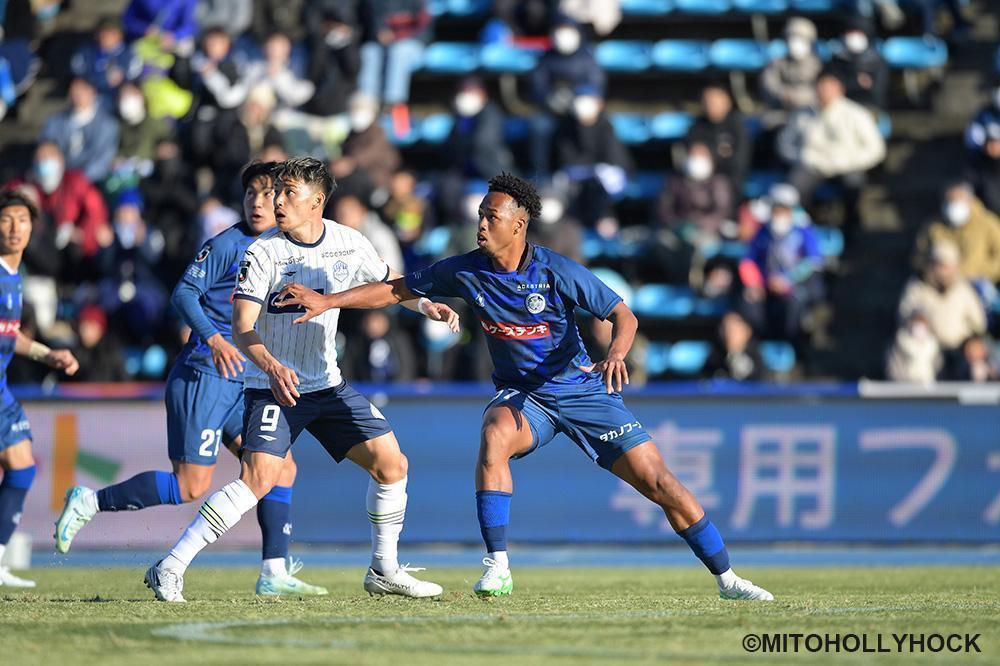 鷹啄トラビス（水戸ホーリーホック）