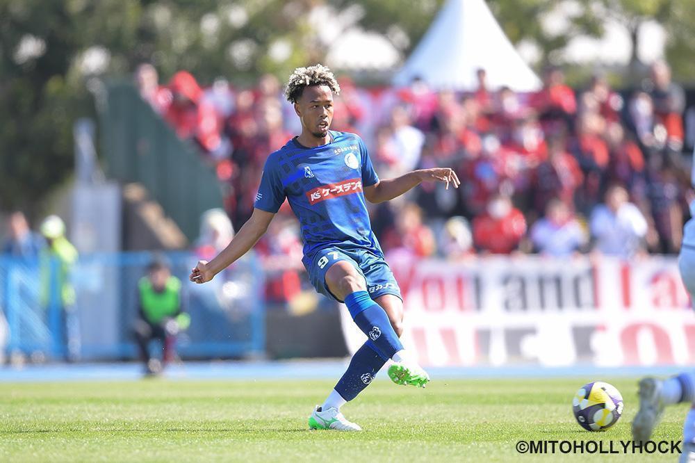 鷹啄トラビス（水戸ホーリーホック）