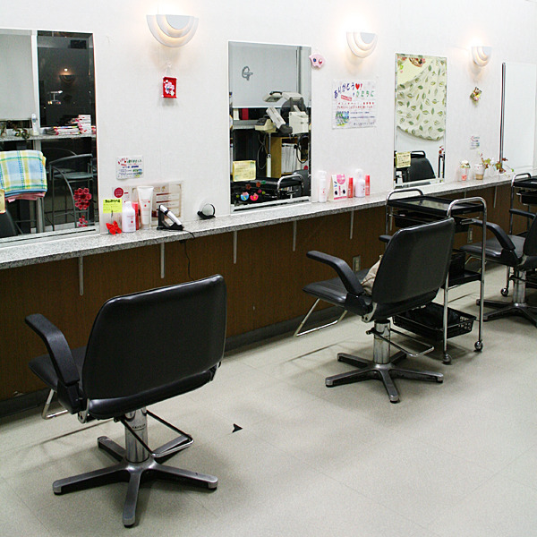 小堀巌美容室 イオン那珂店