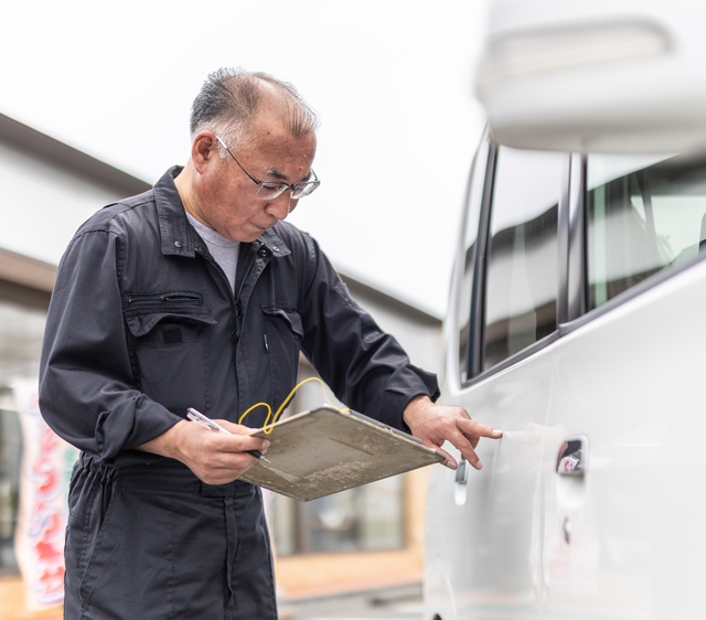 鈴共自動車工業