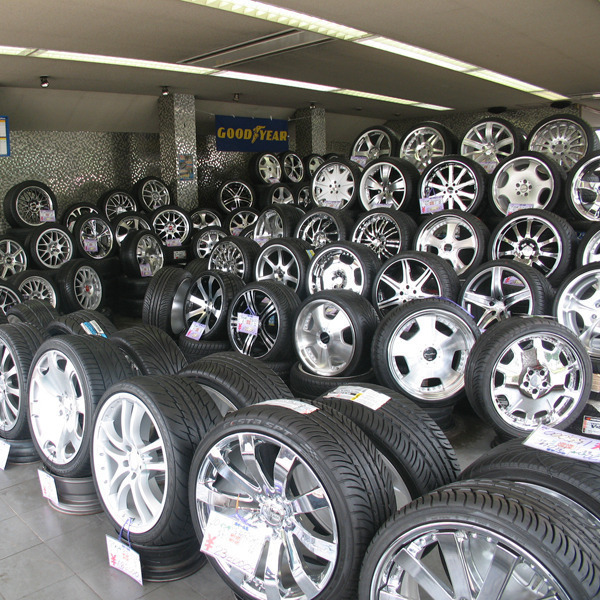 タイヤ・ホイール専門店 キング