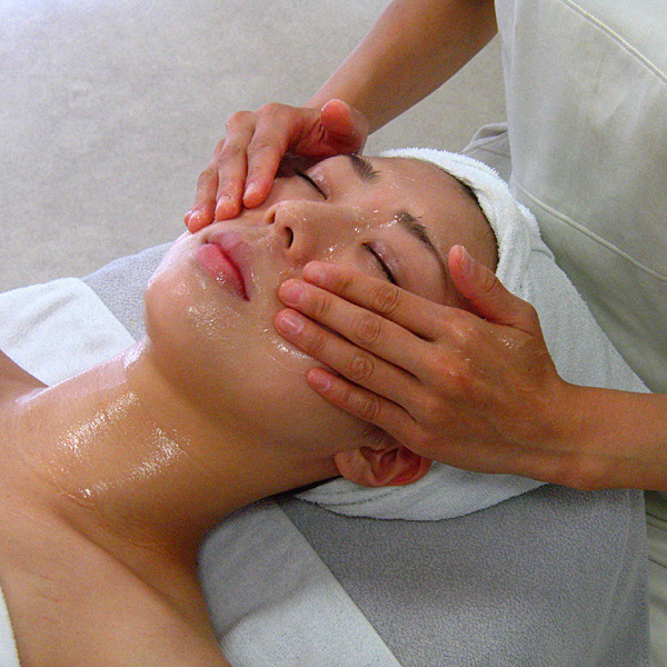 エステティックサロン アンシャンテ 牛久店