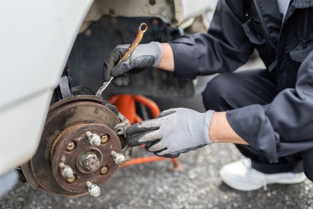 車検・整備から修理、鈑金などもお任せ！