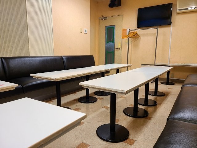 少人数から大人数まで対応